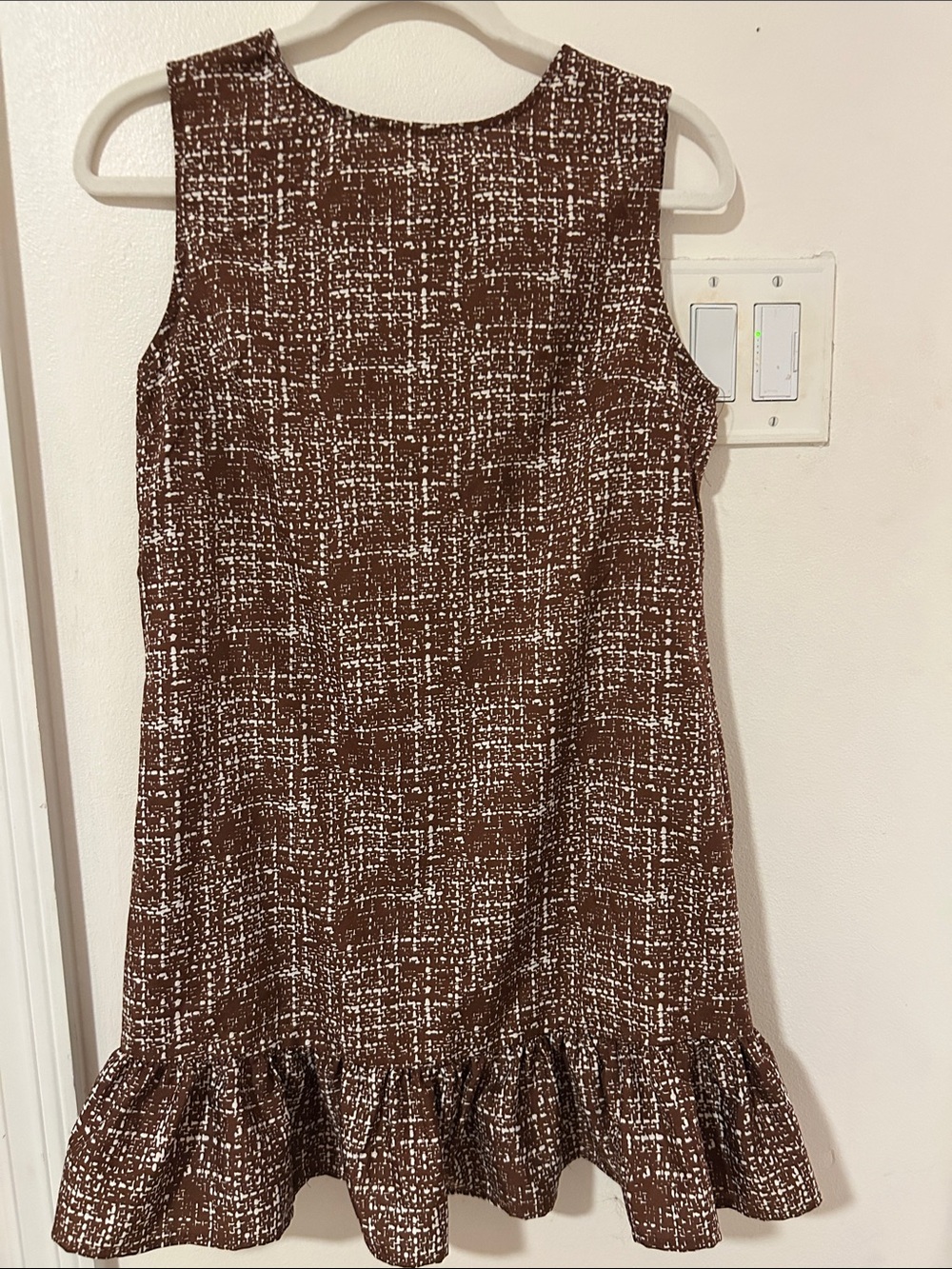 SHEIN Brown & White Textured Ruffle-Hem Sleeveless Dress